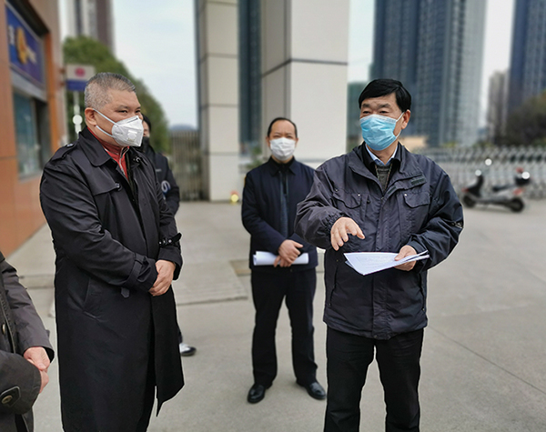 省委教育工委副书记庆承松一行至我校督查指导疫情防控工作