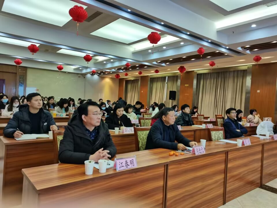 我校召开新学年辅导员培训暨研讨会