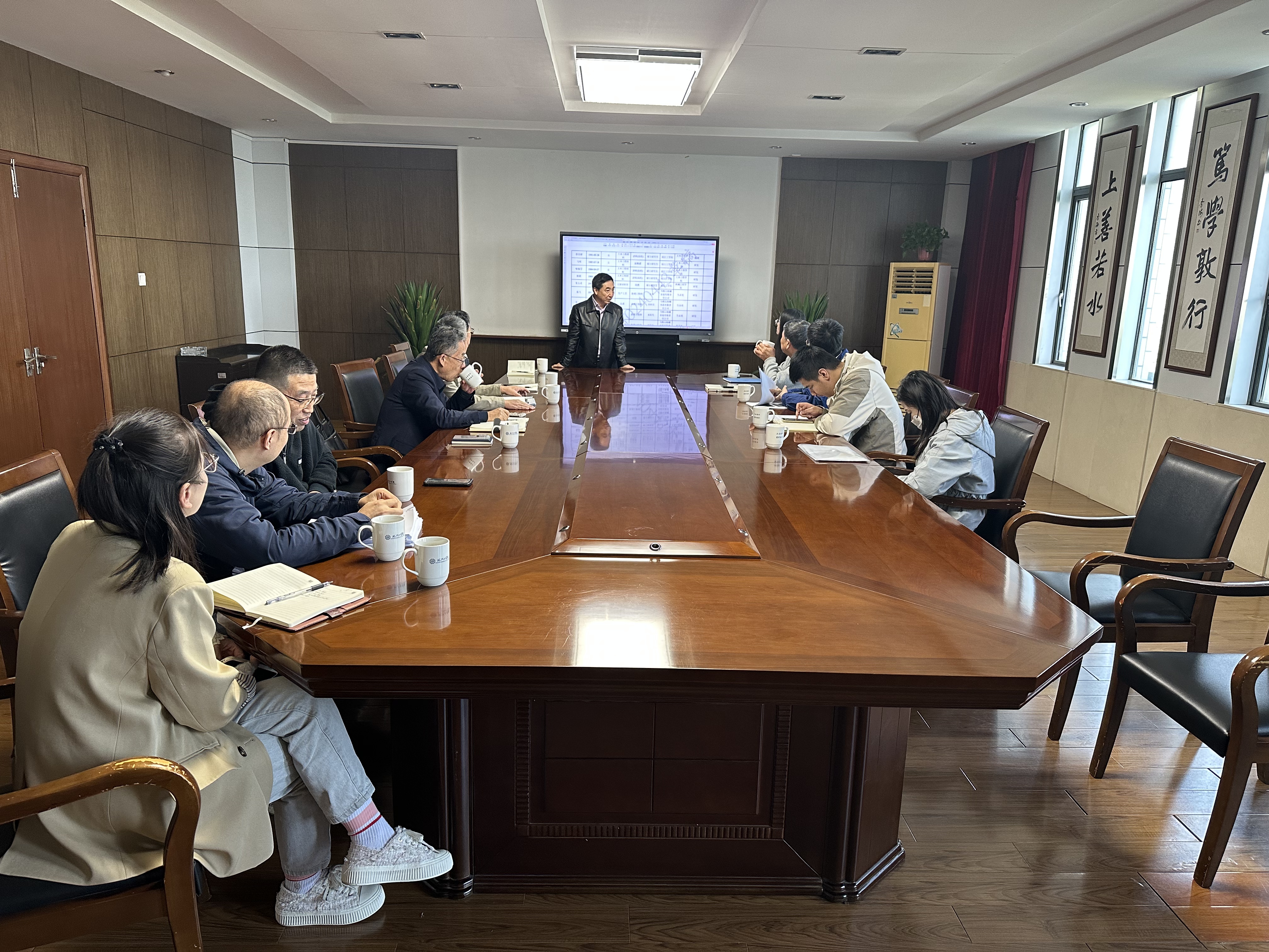 雨山区科技局与生态环境分局一行来我校现场考察