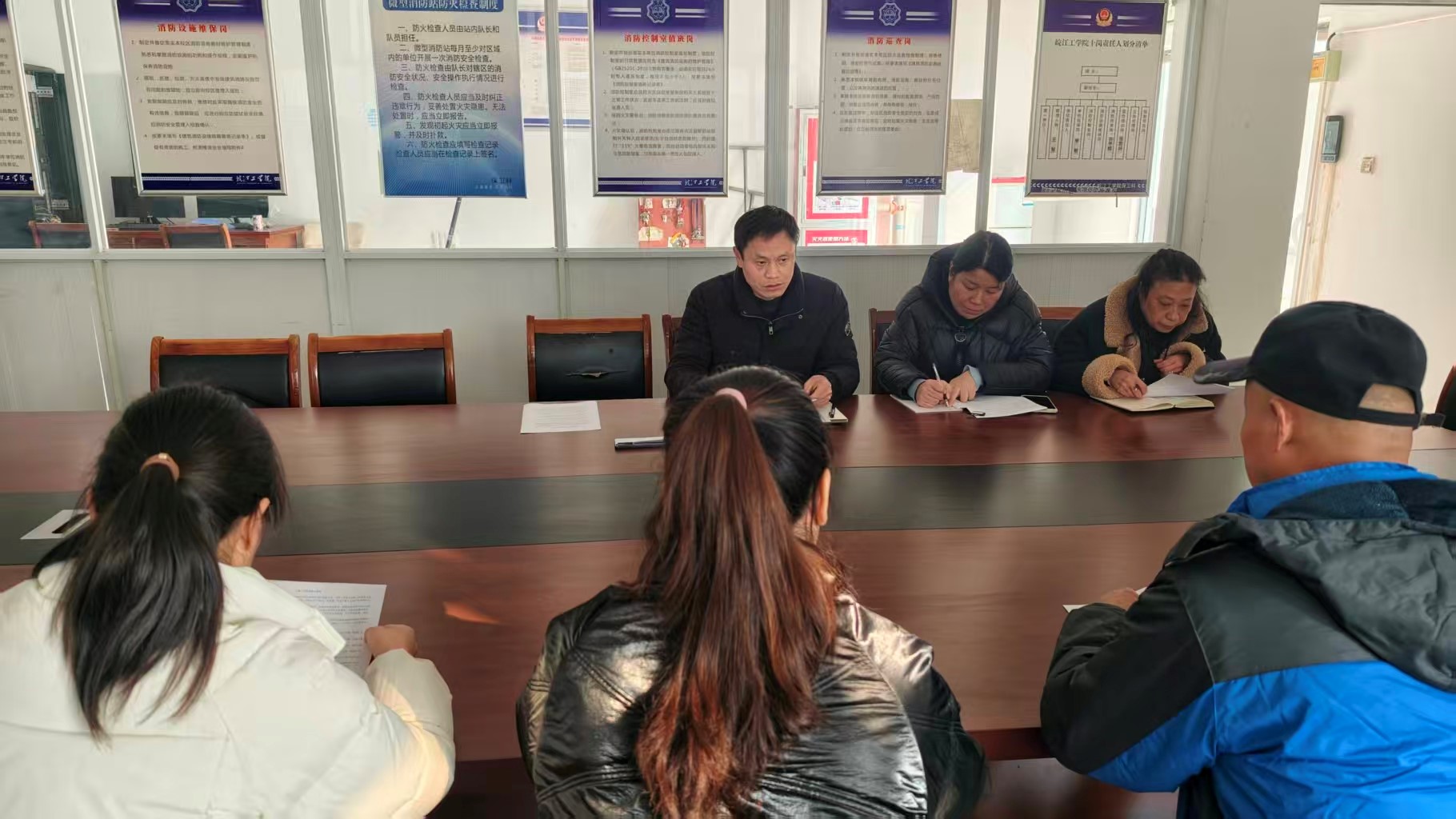 凝心聚力强管理 提质增效优服务——郑蒲港校区后勤部门召开工作部署专题会议