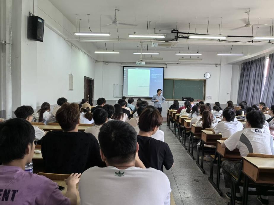 以梦为桨，研启新程 ——2023级新能源专业举办考研经验交流会
