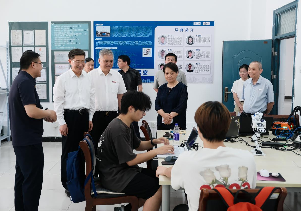 市委副书记任生赴皖江工学院调研指导