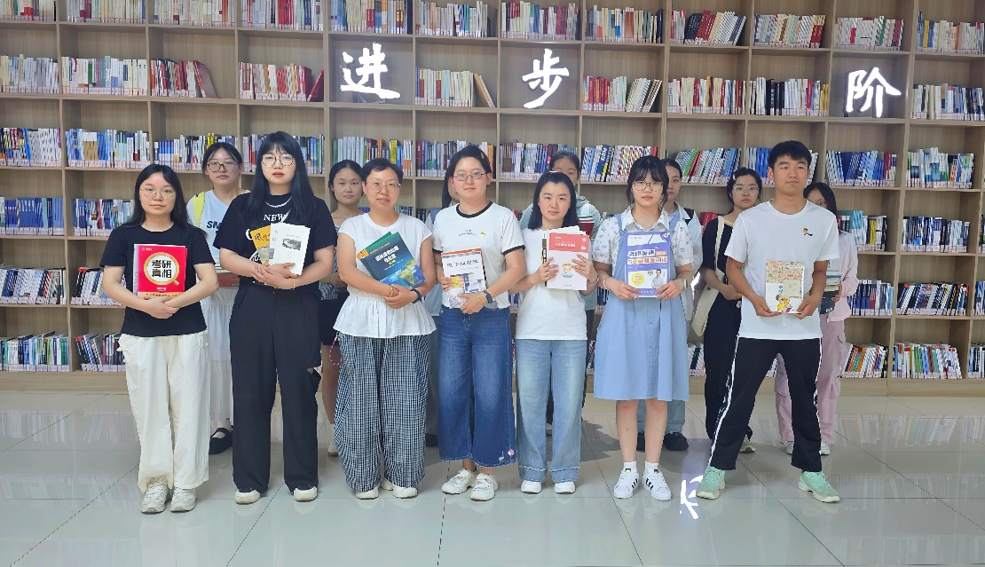 <strong>书香传暖意 捐书践初心 ——土木与安全工程学院学生党支部联合开展爱心捐书志愿活动</strong>